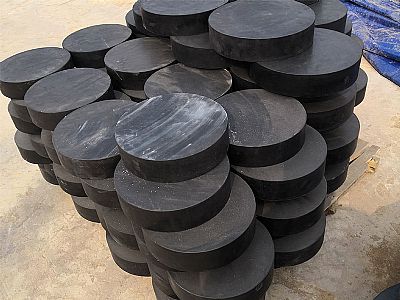 云浮板式橡胶支座由若干层橡胶片与薄钢板经加压硫化